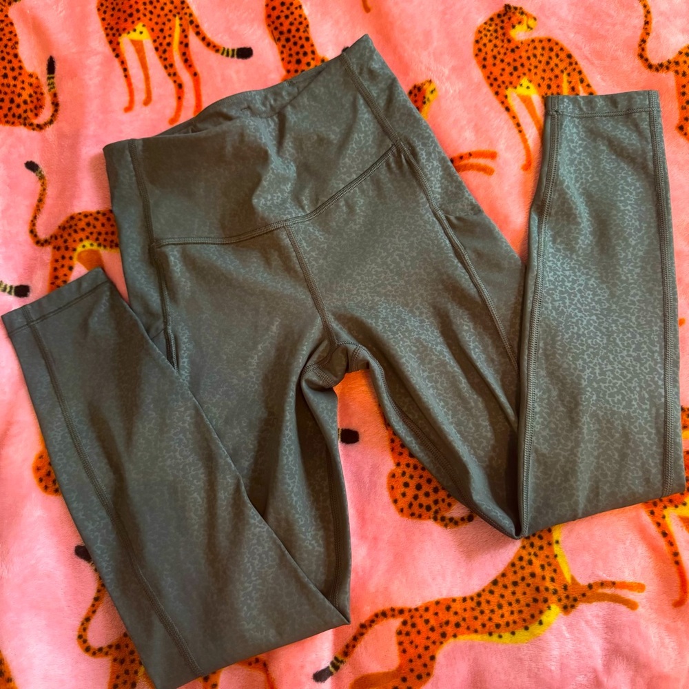Athleta Sage Green Ultimate Stash Pocket Embossed 7/8 Tights Leggings Size XXS